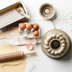 Gugelhupfform Ø 22 Cm SWEET BAKERY In Beige -Hausverkaufsladen butlers gugelhupfform o 22 cm sweet bakery in beige 2