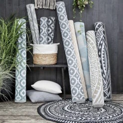 In- & Outdoor-Teppich Mosaik L 200 X B 150cm COLOUR CLASH In Taupe -Hausverkaufsladen butlers in and outdoor teppich mosaik l 200 x b 150cm colour clash in taupe 5