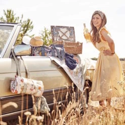 Picknickdecke L 175 X B 154cm BETWEEN FLOWERS In Dunkelblau -Hausverkaufsladen butlers picknickdecke l 175 x b 154cm between flowers in dunkelblau 8